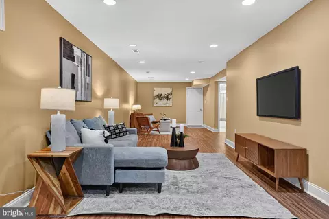 Living - 7901 Georgetown Pike, Mclean, VA 22102 photo 7 of 7