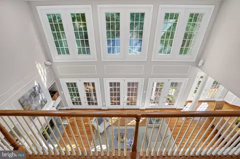 Entry Way - 7901 Georgetown Pike, Mclean, VA 22102 photo 11 of 12
