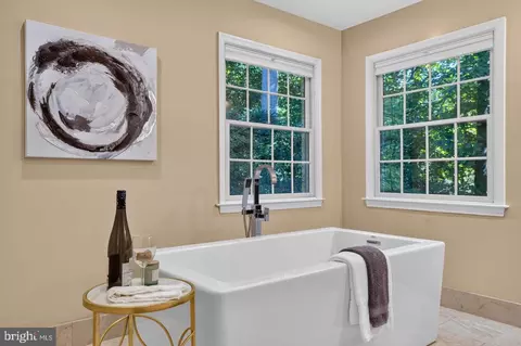 Bath - 7901 Georgetown Pike, Mclean, VA 22102 photo 4 of 8