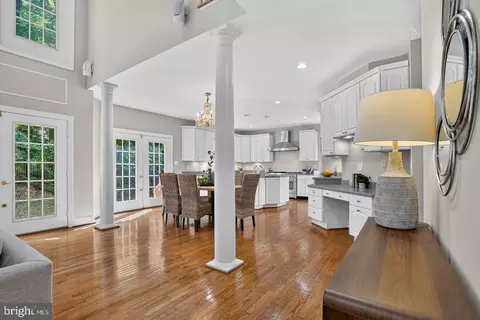 Entry Way - 7901 Georgetown Pike, Mclean, VA 22102 photo 7 of 12