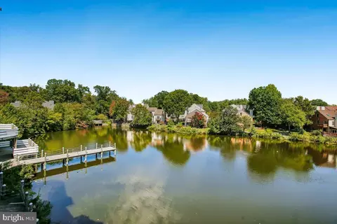 7604 J Lakeside Village Dr, Falls Church, VA 22042
