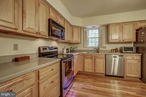 1814 Cranberry Ln, Reston, VA 20191 photo 12