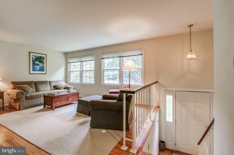 1814 Cranberry Ln, Reston, VA 20191 photo 15