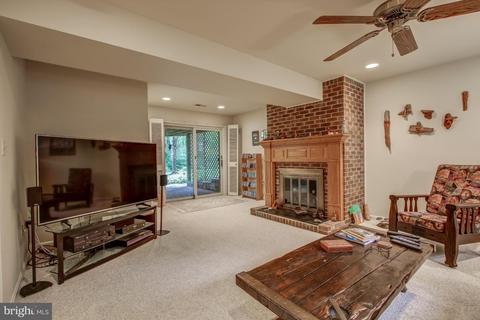 1814 Cranberry Ln, Reston, VA 20191 photo 24