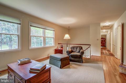 1814 Cranberry Ln, Reston, VA 20191 photo 5