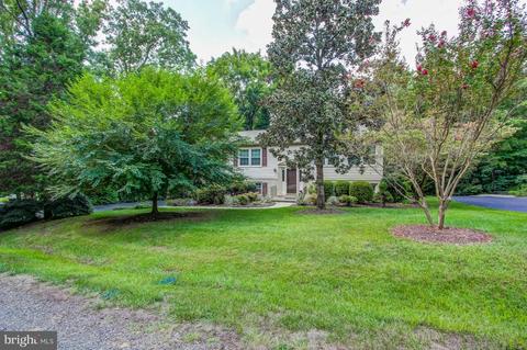 1814 Cranberry Ln, Reston, VA 20191 photo 2