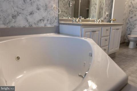 1643 Strine Dr, Mclean, VA 22101 photo 19