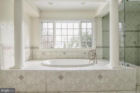 1034 Gelston Cir, Mclean, VA 22102 photo 34