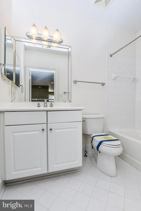 1034 Gelston Cir, Mclean, VA 22102 photo 17