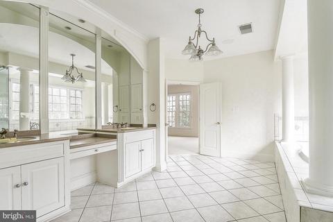 1034 Gelston Cir, Mclean, VA 22102 photo 33