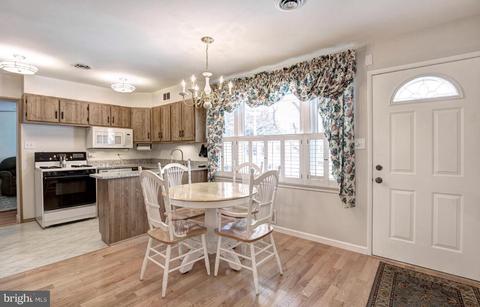 5303 Oldcastle Ln, Springfield, VA 22151 photo 10