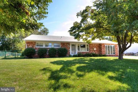 5303 Oldcastle Ln, Springfield, VA 22151 photo 2