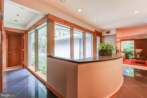 1706 Putter Ln, Reston, VA 20190 photo 3
