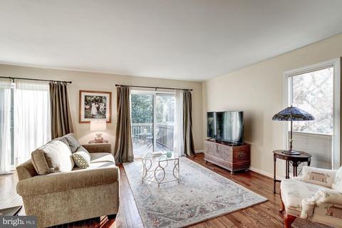 2035 Golf Course Dr, Reston, VA 20191 photo 7