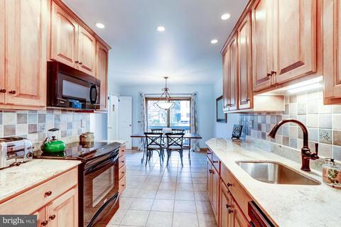 2035 Golf Course Dr, Reston, VA 20191 photo 12