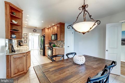 2035 Golf Course Dr, Reston, VA 20191 photo 10