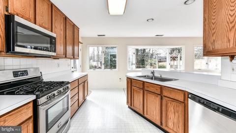 7609 Dunston St, Springfield, VA 22151 photo 13