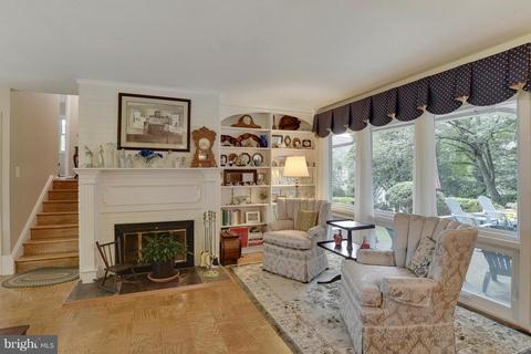 7503 Axton St, Springfield, VA 22151 photo 3