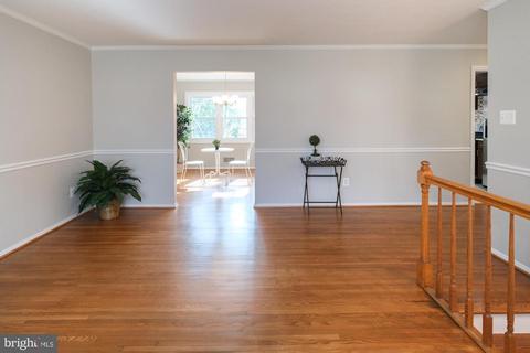 8505 Fairburn Dr, Springfield, VA 22152 photo 6