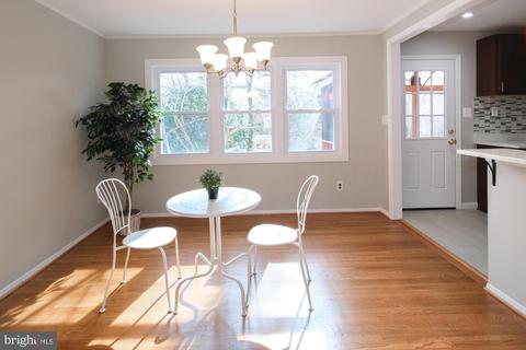 8505 Fairburn Dr, Springfield, VA 22152 photo 11