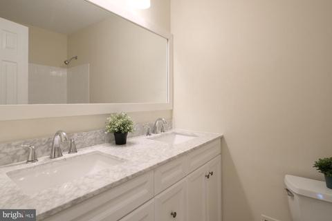 8505 Fairburn Dr, Springfield, VA 22152 photo 19