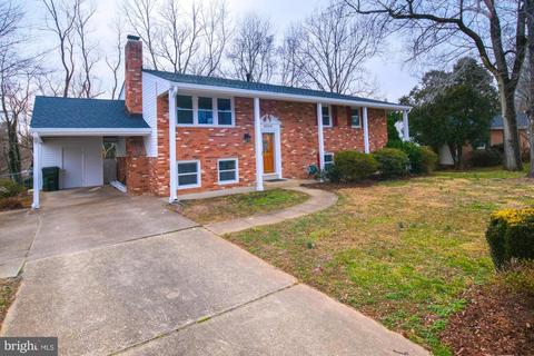 8505 Fairburn Dr, Springfield, VA 22152 photo 2