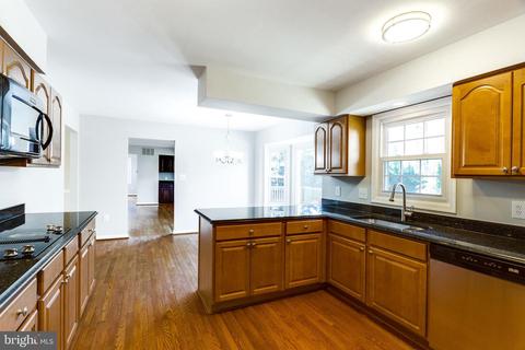 6501 Ursline Ct, Mclean, VA 22101 photo 12