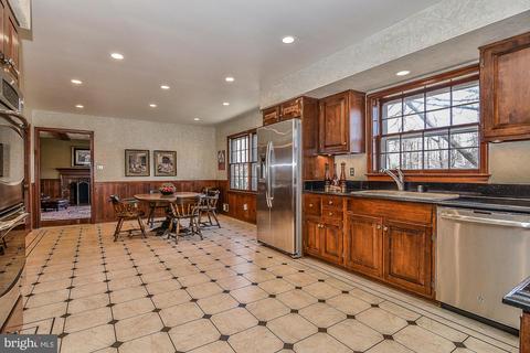 8415 Brook Rd, Mclean, VA 22102 photo 14