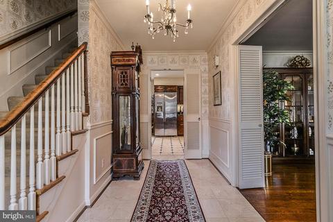 8415 Brook Rd, Mclean, VA 22102 photo 4