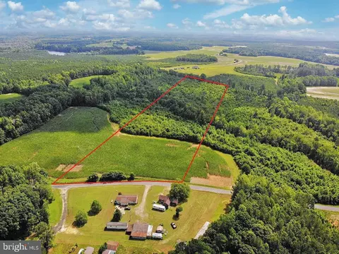 Fish Rd, Emporia, VA 23847