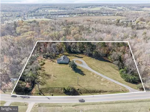 2801 River Rd W, Maidens, VA 23102