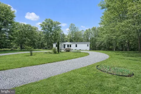 3662 Whitehall Rd, Sandy Hook, VA 23153 photo 2