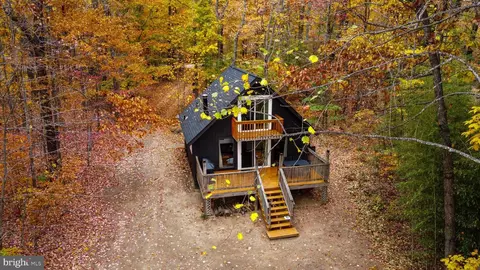 415 Pine Hill Dr, Stanardsville, VA 22973