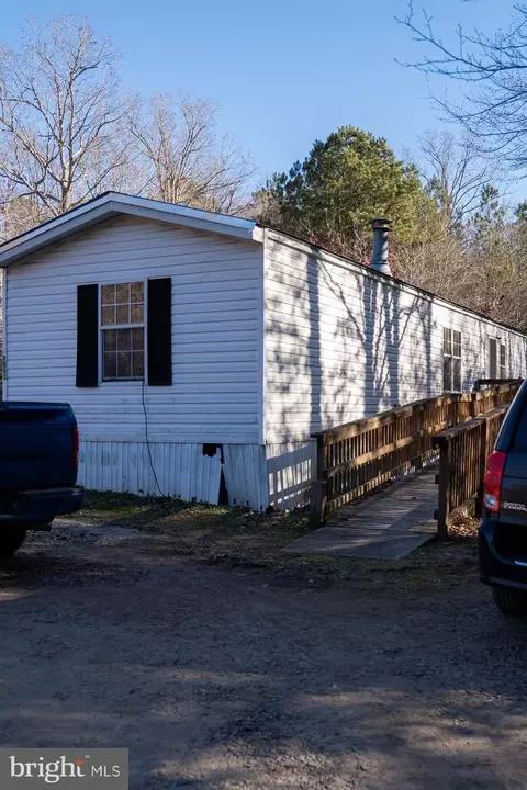 7811 Phils Dr, Gloucester, VA 23061 photo 7