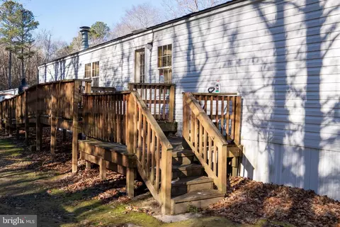 7811 Phils Dr, Gloucester, VA 23061 photo 4