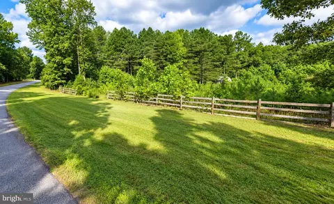 0 Mitchell Rd, Saluda, VA 23149 photo 3