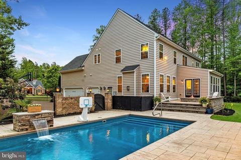 9620 Landcastle Dr, Ashland, VA 23005