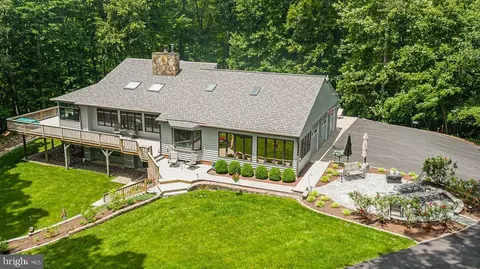 10443 Pollard Creek Rd, Mechanicsville, VA 23116