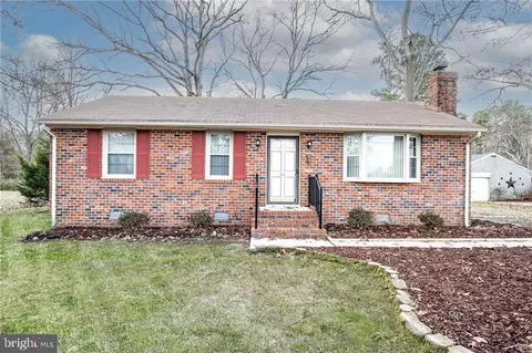 511 Wesley St, Ashland, VA 23005