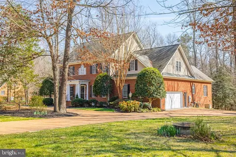 10009 Wintercrest Dr, Ashland, VA 23005