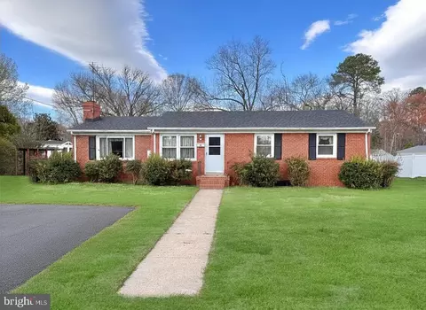 408 Wesley St, Ashland, VA 23005