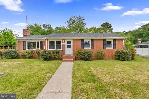 408 Wesley St, Ashland, VA 23005