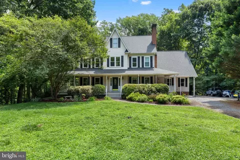12439 N Oaks Dr, Ashland, VA 23005