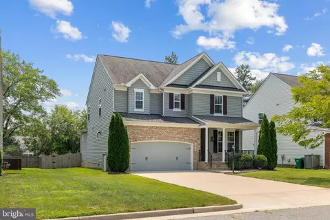 10793 Providence Woods Ln, Ashland, VA 23005