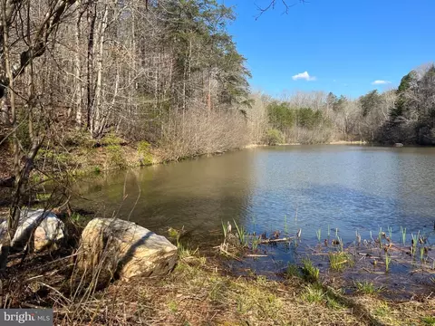 230 Kilby Rd, Martinsville, VA 24112 photo 2