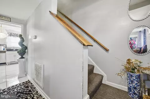 Entry Way - 24 Kettering Ln, Hampton, VA 23666 photo 5 of 6