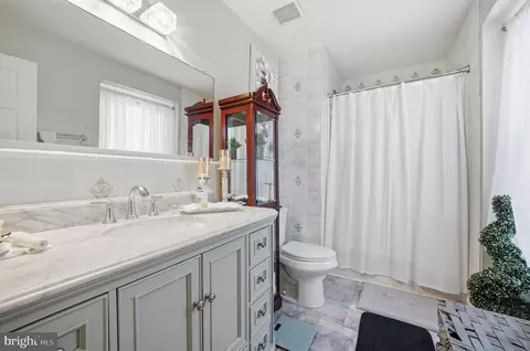 Bath - 24 Kettering Ln, Hampton, VA 23666 photo 1 of 1