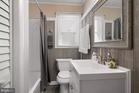 Bath - 106 Lighthouse Dr, Hampton, VA 23664 photo 5 of 5