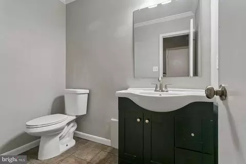 Entry Way - 1432 Granada Ct, Hampton, VA 23630 photo 3 of 3