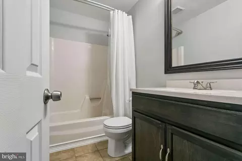 Bath - 1432 Granada Ct, Hampton, VA 23630 photo 1 of 2